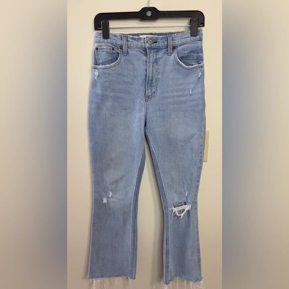 Abercrombie & Fitch Ultra High Rise Kick Flare Distressed Denim Jeans Pant Sz 26 - Picture 4 of 17
